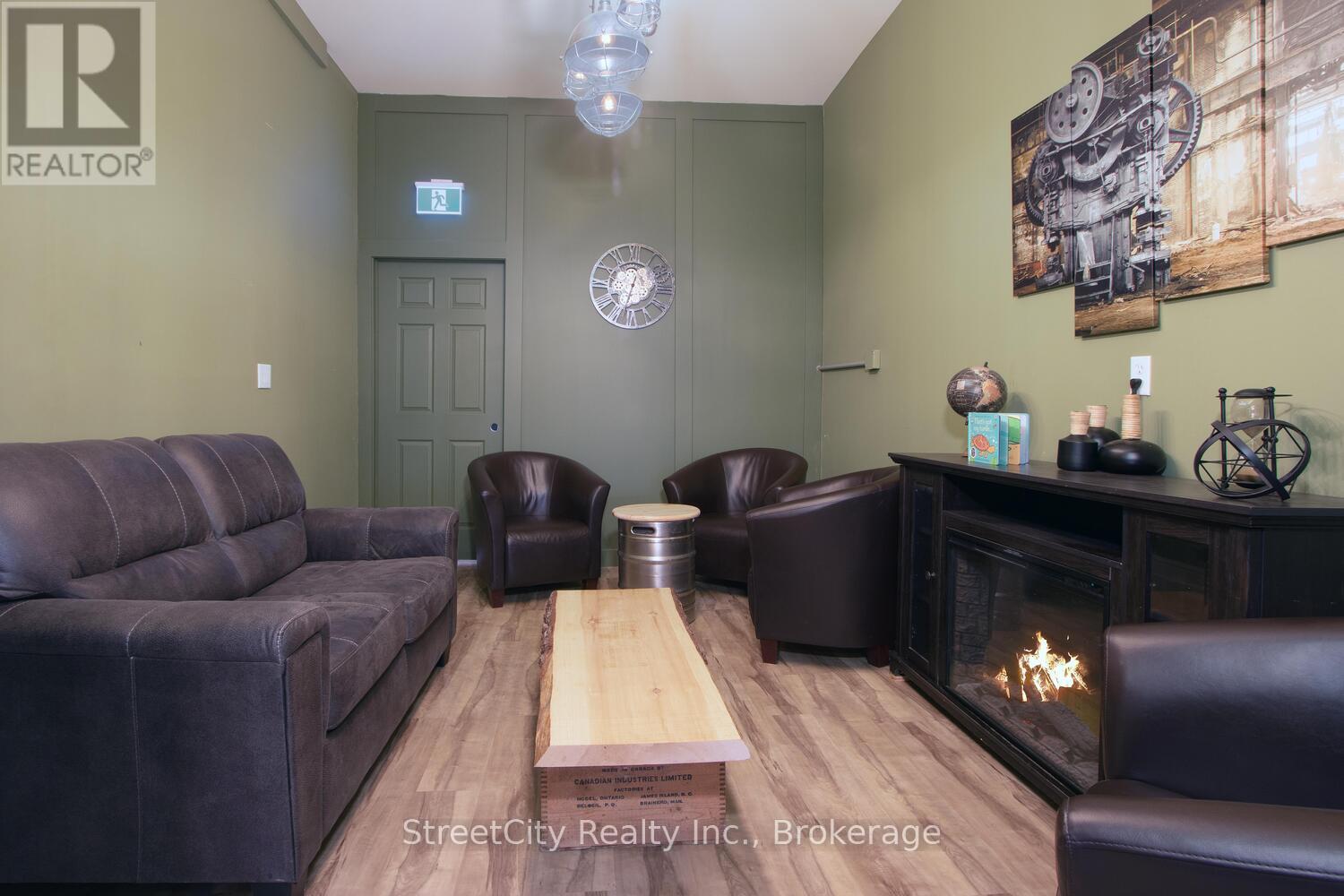145 Queen Street E, St. Marys, Ontario  N4X 1B4 - Photo 6 - X12059047