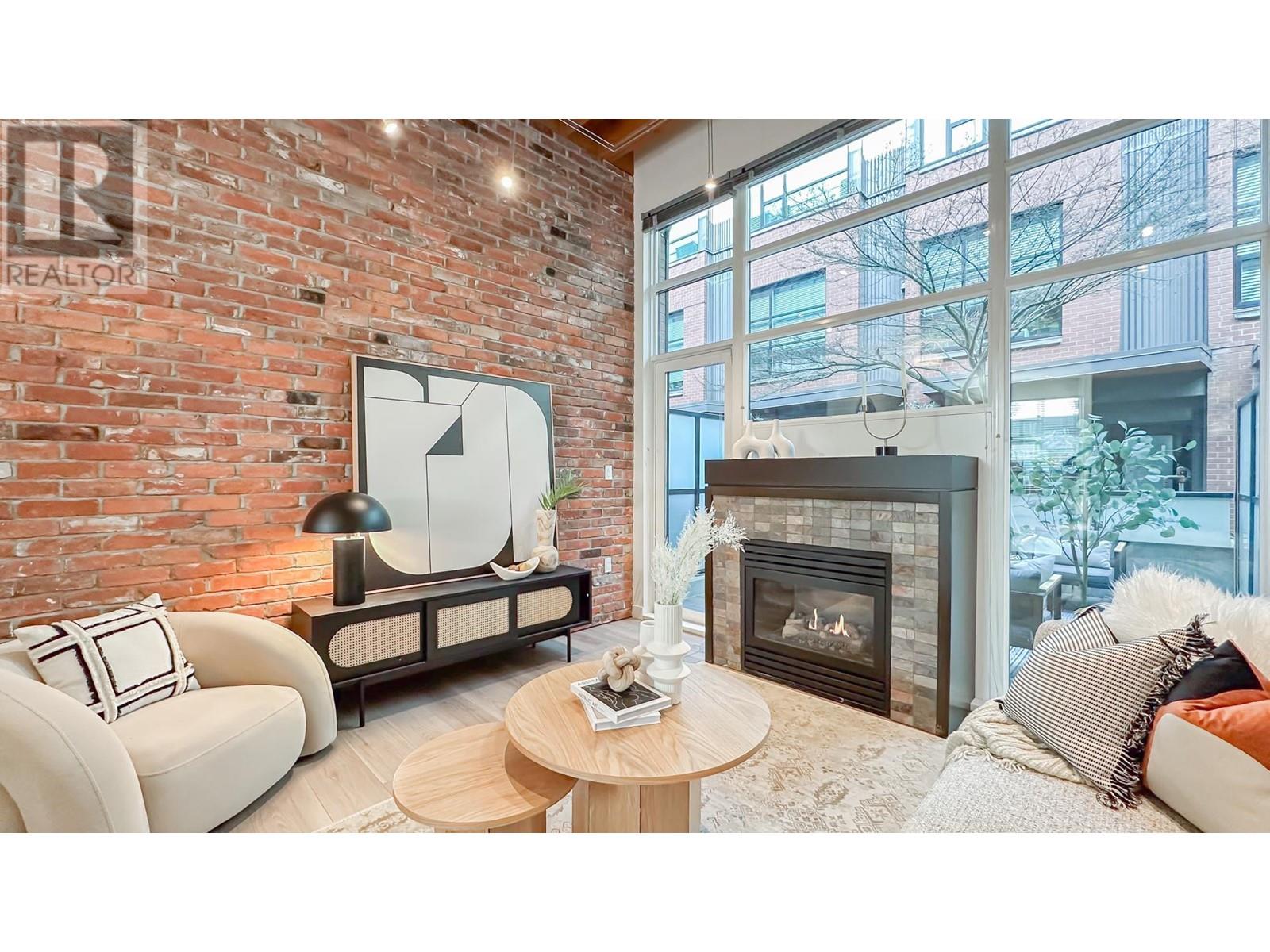 8890 Selkirk Street, Vancouver, British Columbia  V6P 4J8 - Photo 2 - R2985652