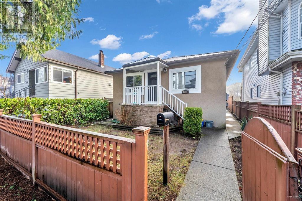 Property at 4702 CLARENDON STREET image 5