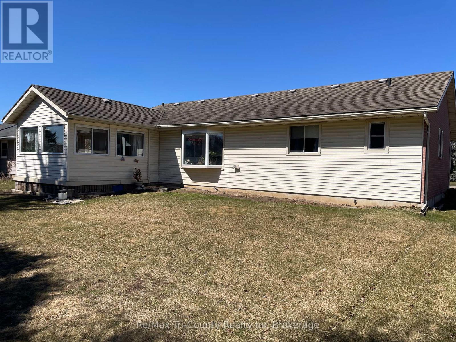 38 Adams Avenue, Tillsonburg, Ontario  N4G 5B3 - Photo 25 - X12053304