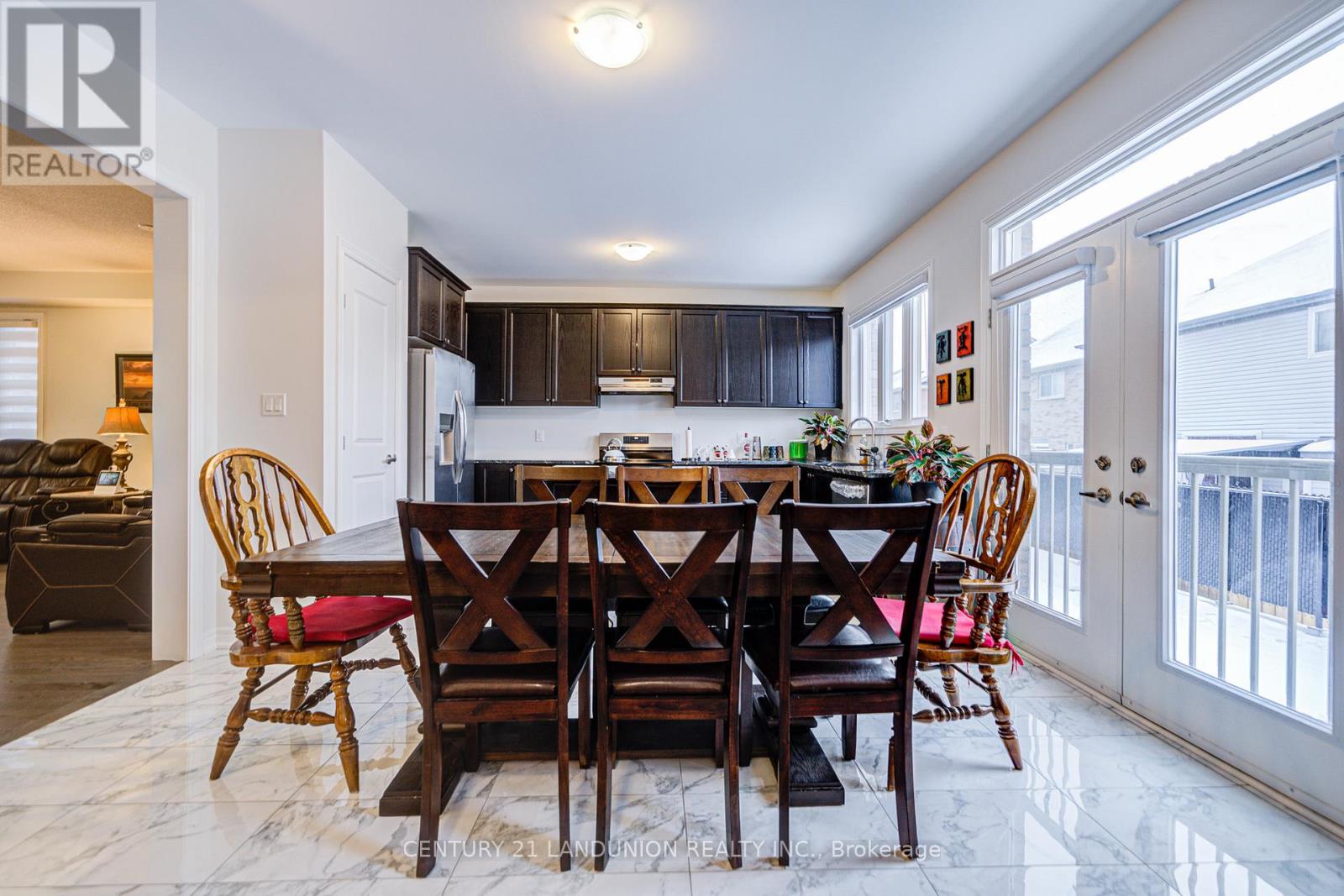 69 Bud Leggett Crescent, Georgina, Ontario  L4P 0T1 - Photo 8 - N12059114