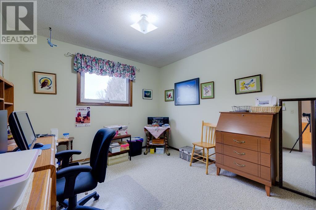 42 Dunlop Street, Red Deer, Alberta  T4R 2G7 - Photo 14 - A2207272