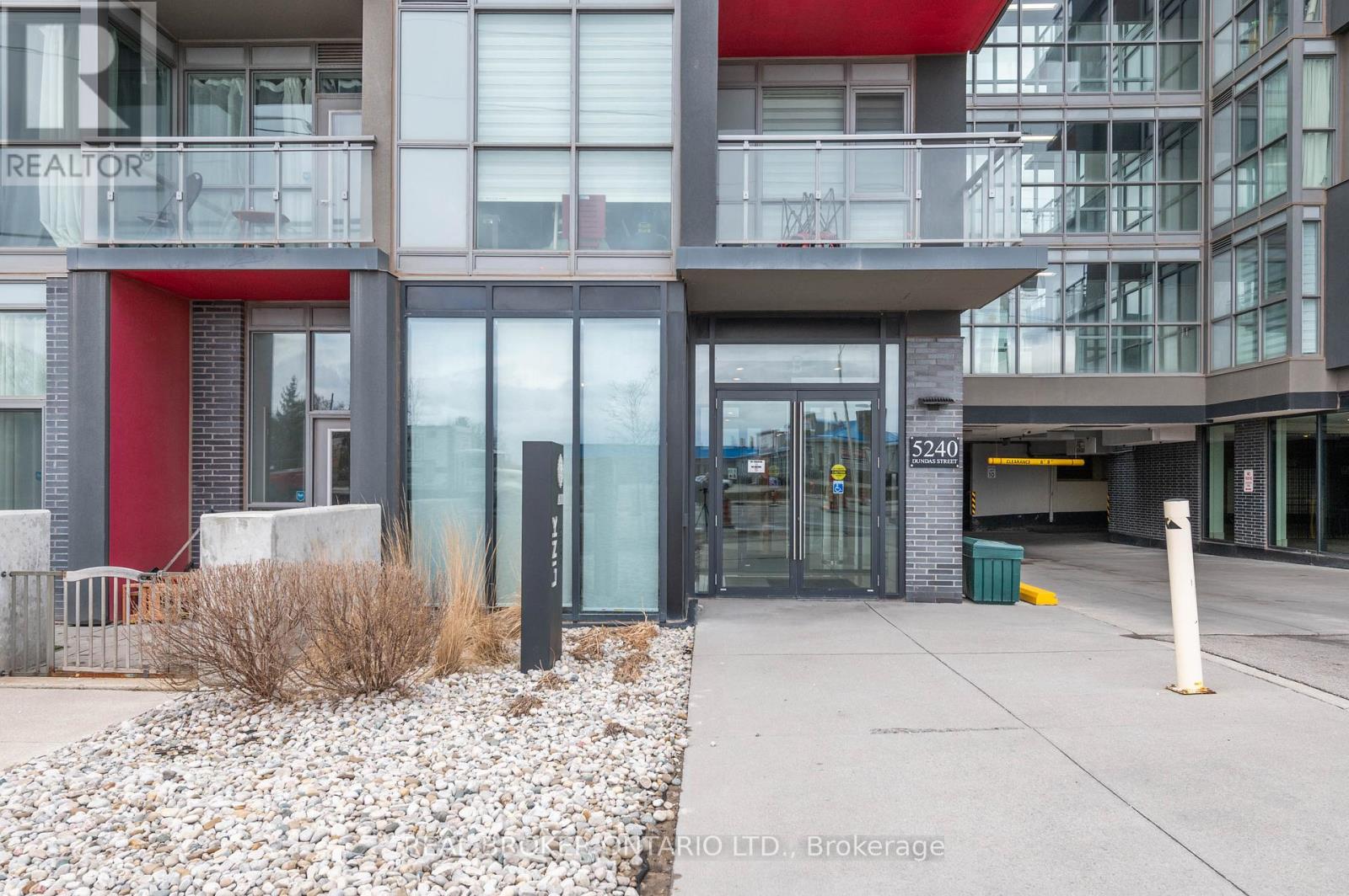 607 - 5240 Dundas Street, Burlington, Ontario  L7L 0J6 - Photo 4 - W12039905