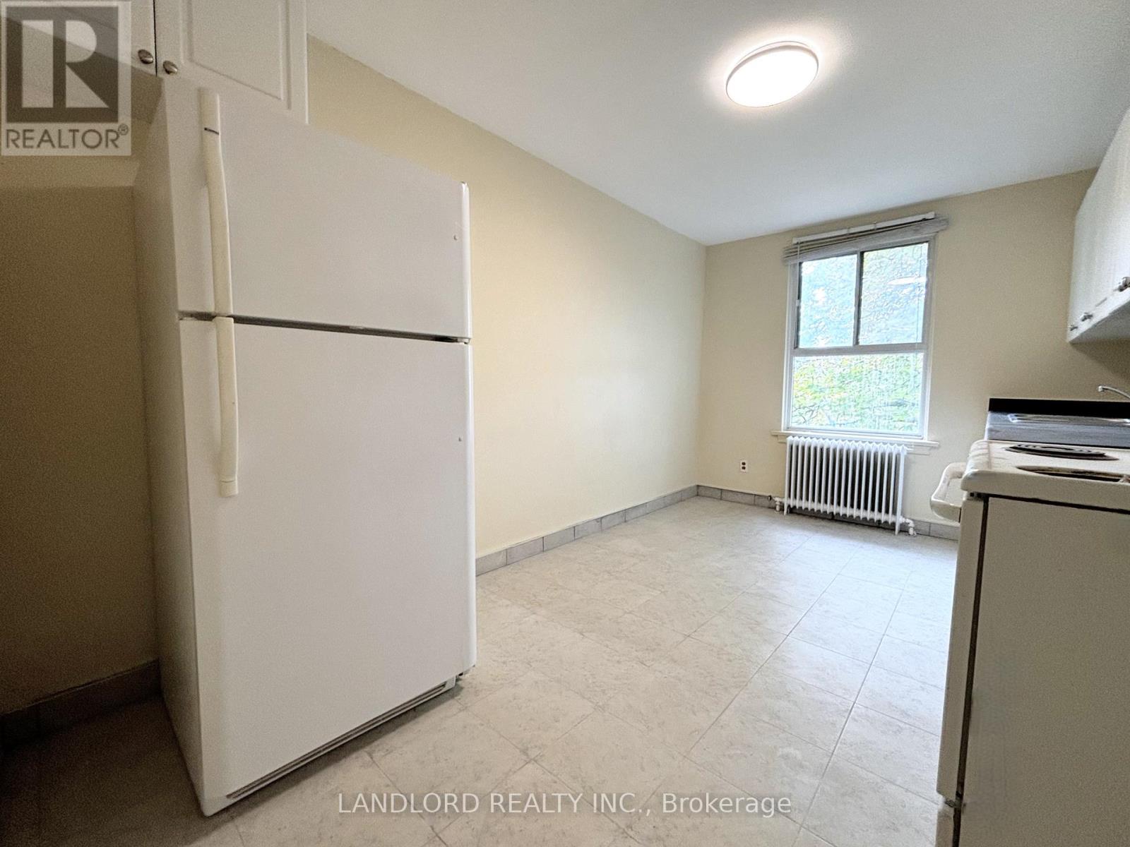 13 - 2696 Lake Shore Boulevard W, Toronto, Ontario  M8V 1G8 - Photo 3 - W12059022