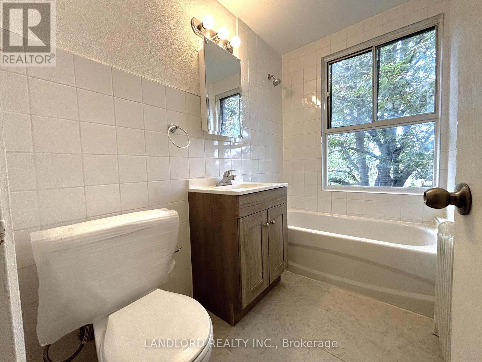 13 - 2696 Lake Shore Boulevard W, Toronto, Ontario  M8V 1G8 - Photo 5 - W12059022