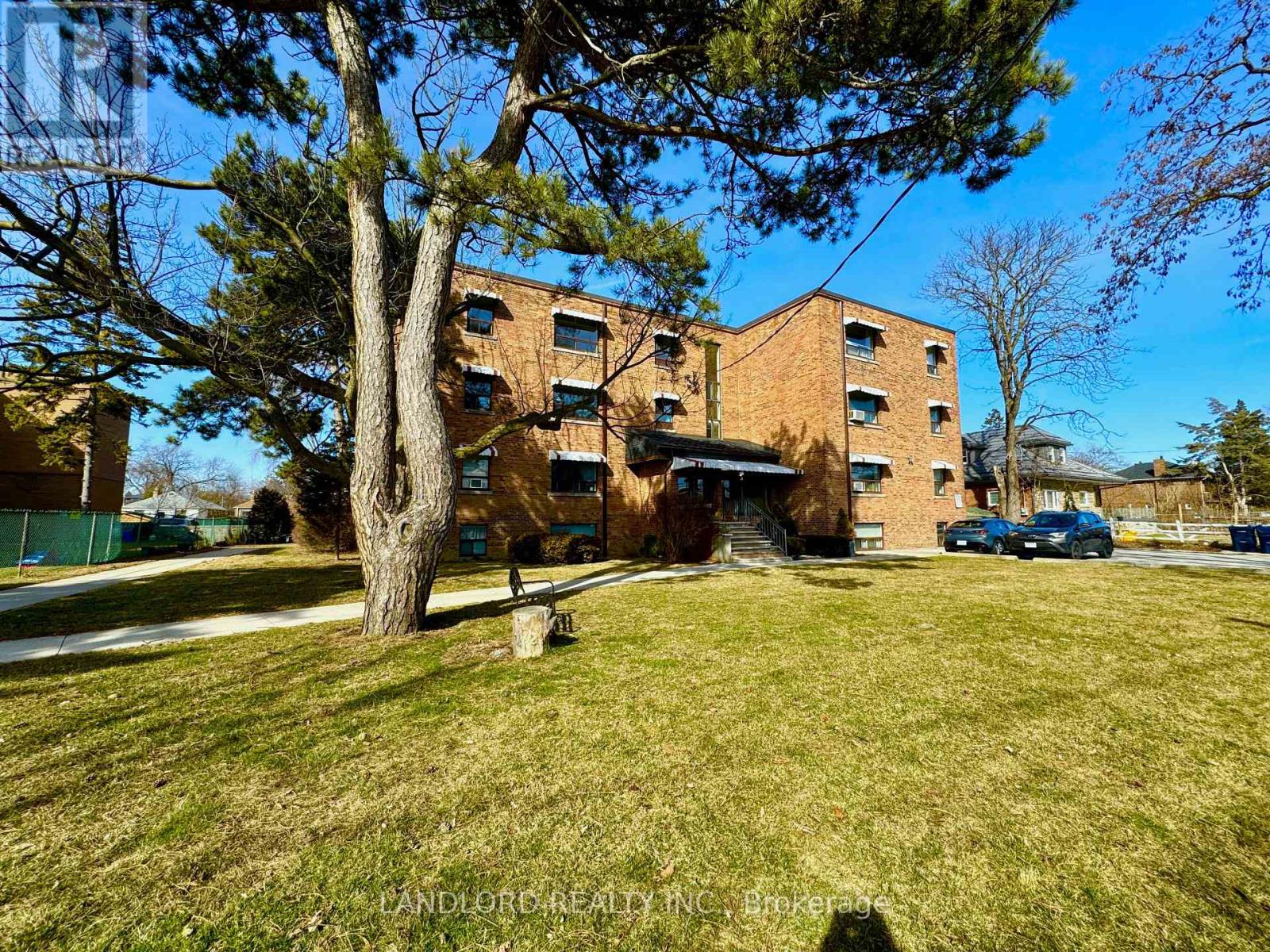 13 - 2696 Lake Shore Boulevard W, Toronto, Ontario  M8V 1G8 - Photo 9 - W12059022