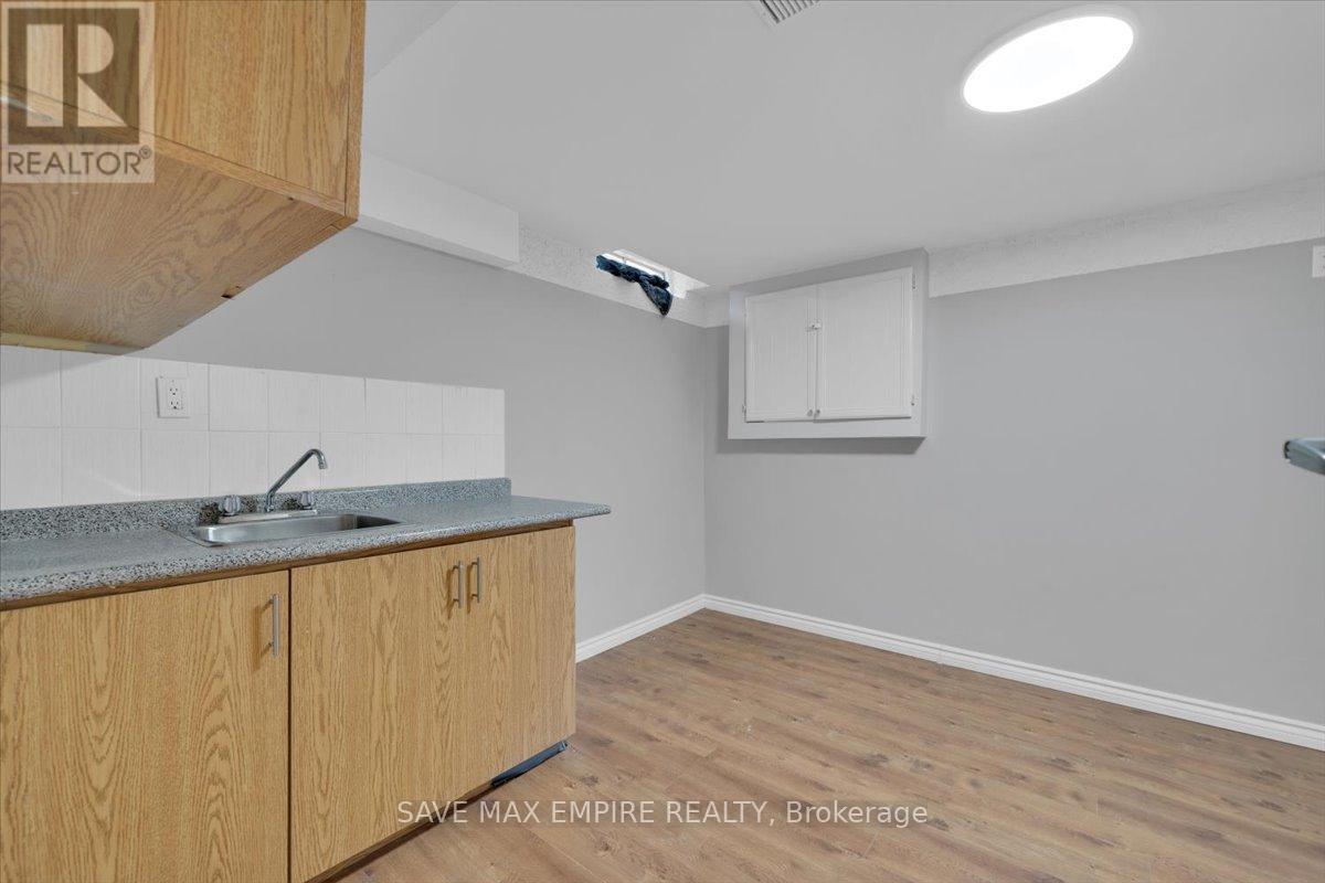 18 Hasting Square, Brampton, Ontario  L6S 2N8 - Photo 29 - W12059041