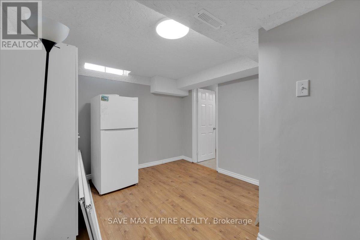 18 Hasting Square, Brampton, Ontario  L6S 2N8 - Photo 31 - W12059041