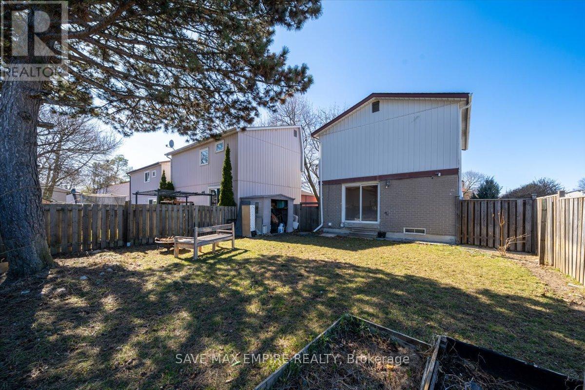 18 Hasting Square, Brampton, Ontario  L6S 2N8 - Photo 34 - W12059041