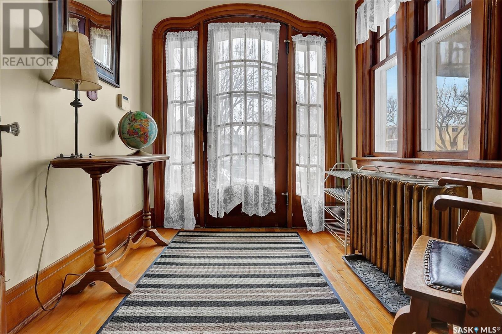 Property at 1334 Victoria AVENUE image 3
