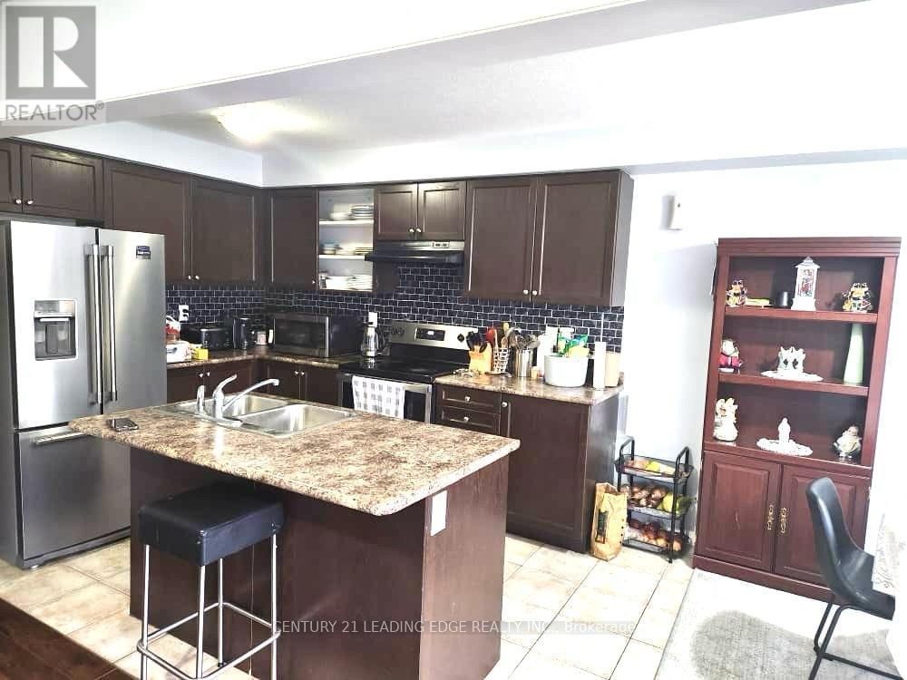 64 English Lane, Brantford, Ontario  N3T 0G9 - Photo 1 - X12059085