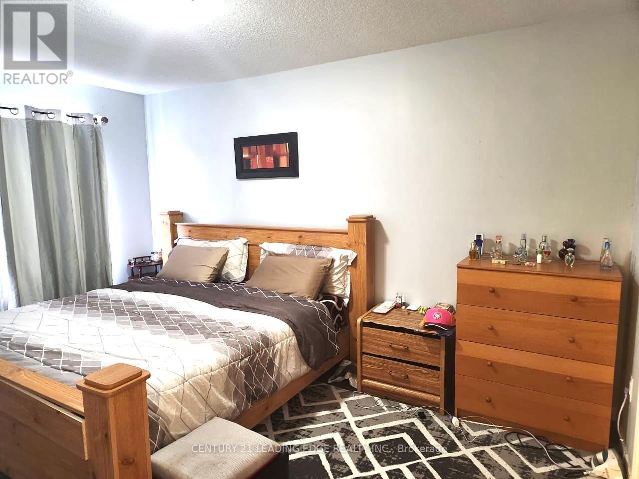 64 English Lane, Brantford, Ontario  N3T 0G9 - Photo 9 - X12059085