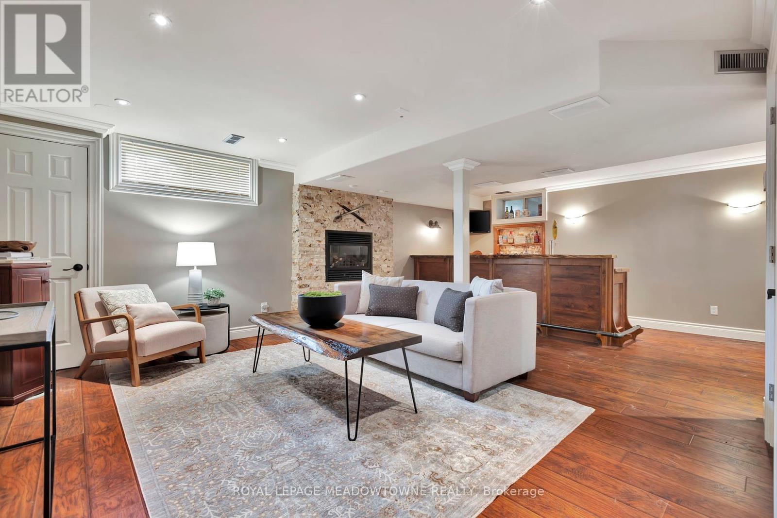 1 Woodspring Court E, Hamilton, Ontario  L8N 2Z7 - Photo 24 - X12059098