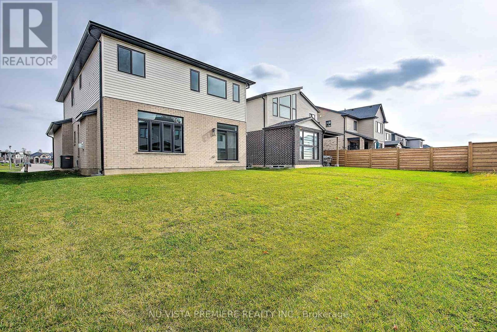 Photo 25 of 38 for 1689 Brayford Avenue