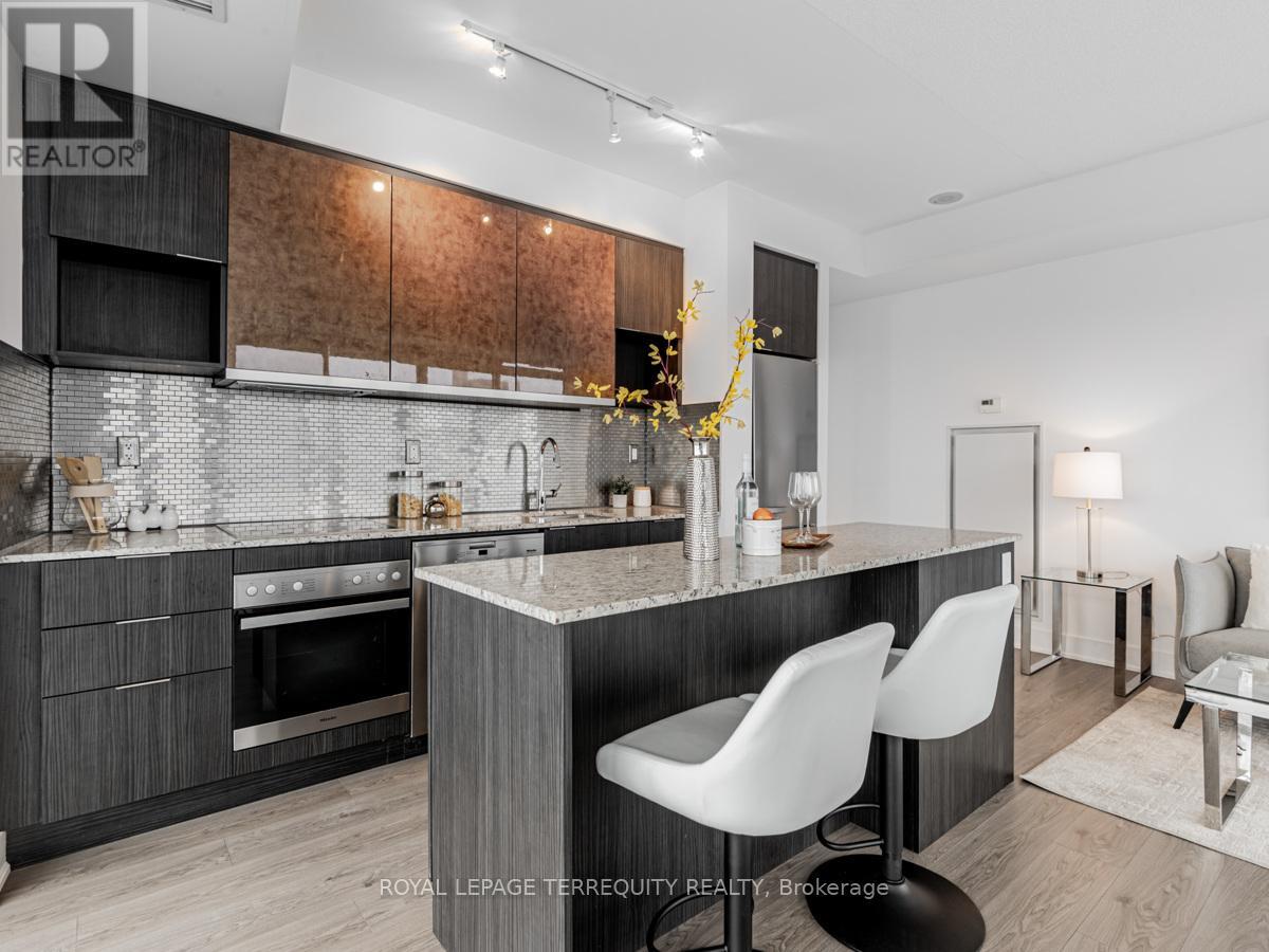 Property at 523 - 99 THE DONWAY W image 2