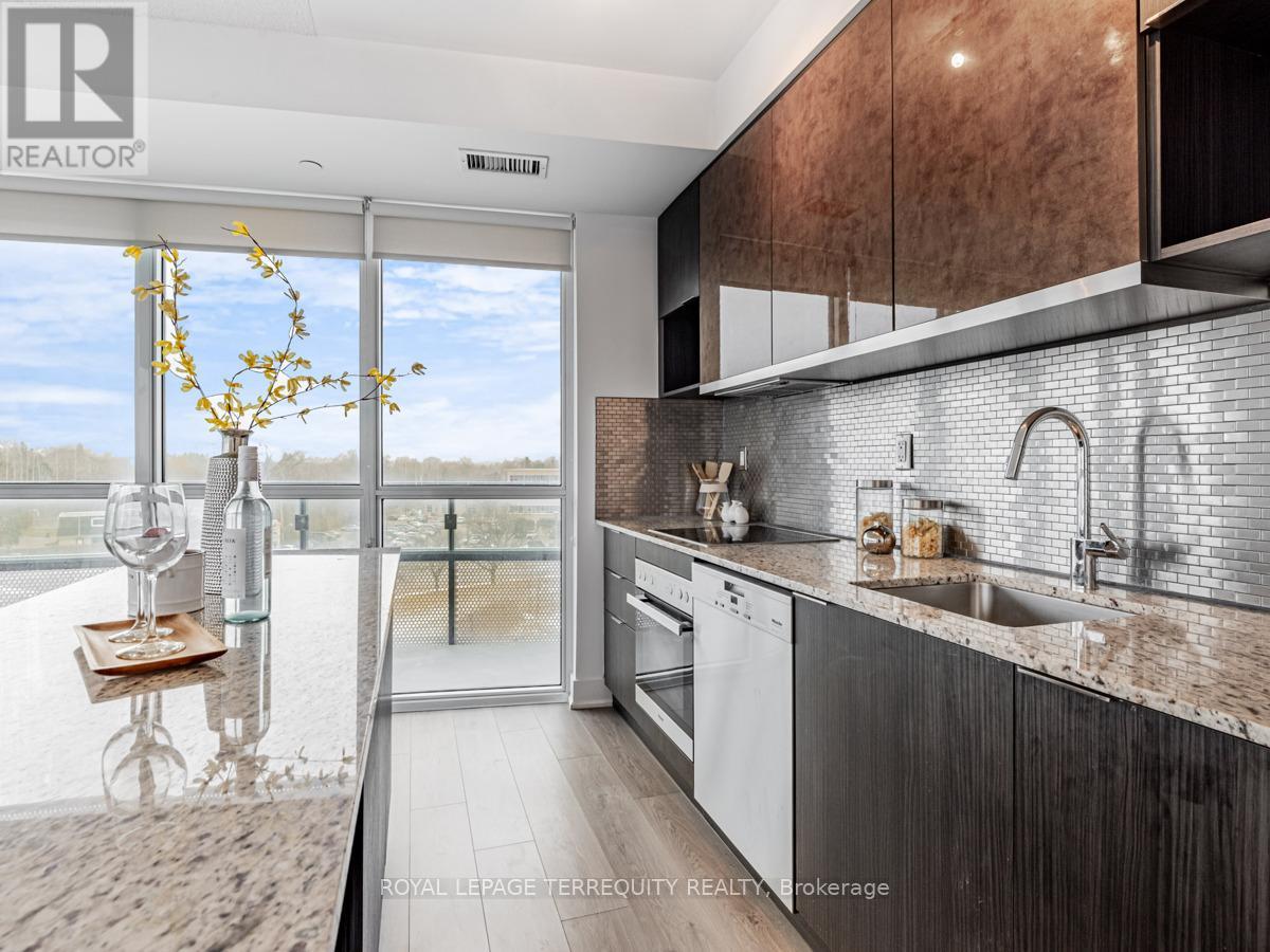 Property at 523 - 99 THE DONWAY W image 4