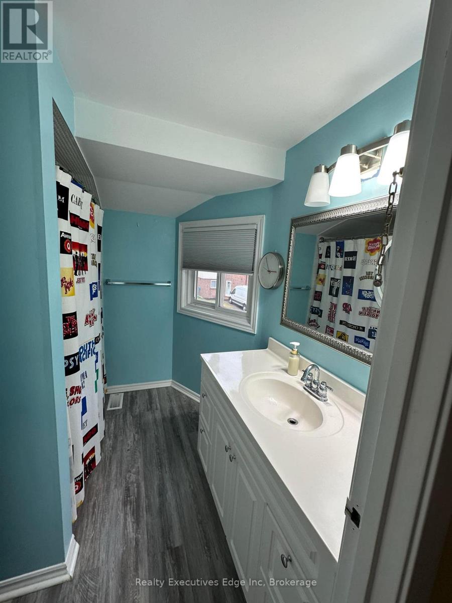 4 - 5982 Dunn Street, Niagara Falls, Ontario  L2G 7J9 - Photo 14 - X12059304