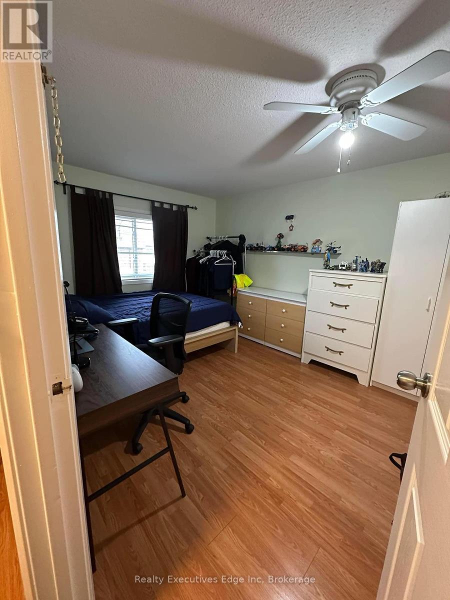 4 - 5982 Dunn Street, Niagara Falls, Ontario  L2G 7J9 - Photo 17 - X12059304