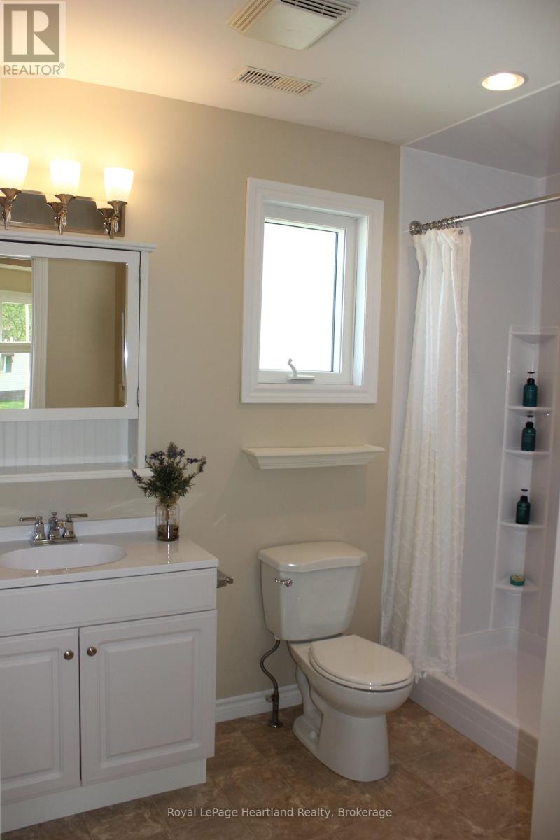21 Kalisch Avenue, South Huron, Ontario  N0M 1S3 - Photo 13 - X12059344