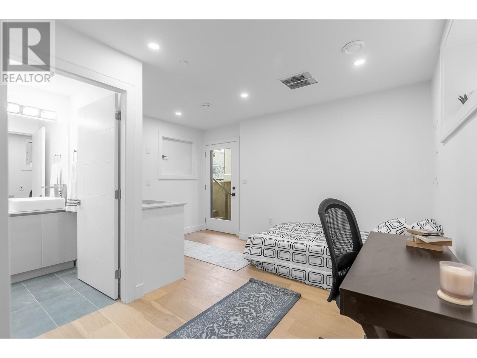 3511 Triumph Street, Vancouver, British Columbia  V5K 1V2 - Photo 13 - R2985660