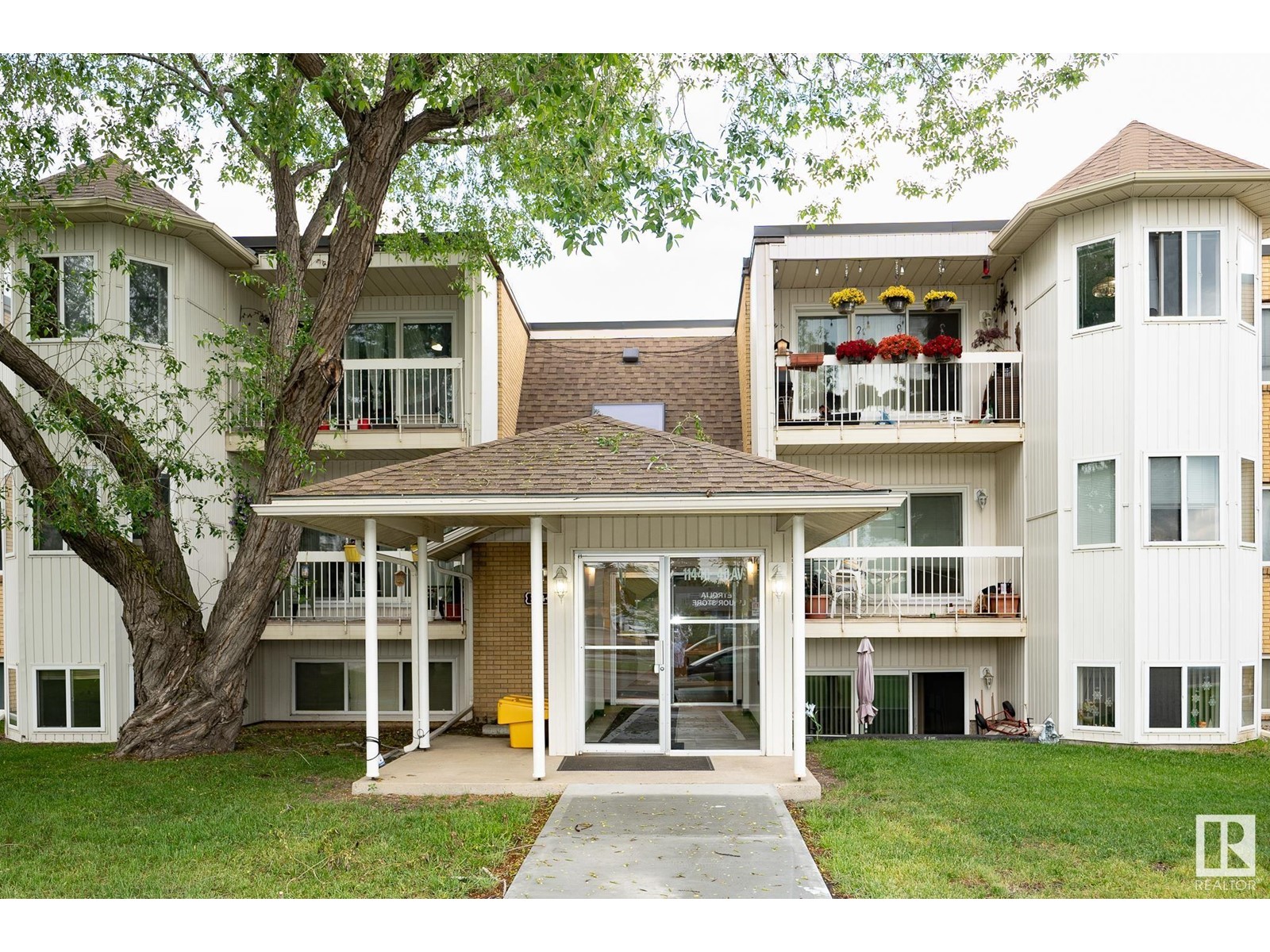 Property at #307 11440 40 AV NW image 1