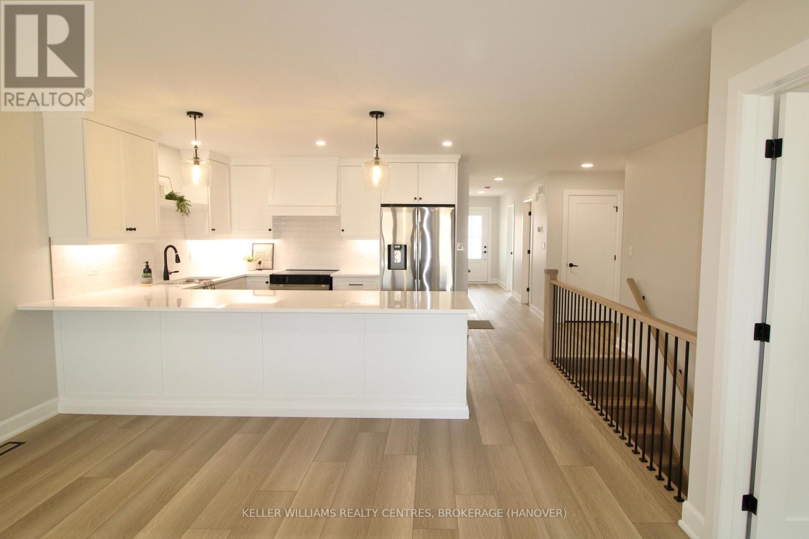853 22nd Avenue A, Hanover, Ontario  N4N 0C5 - Photo 6 - X10846424