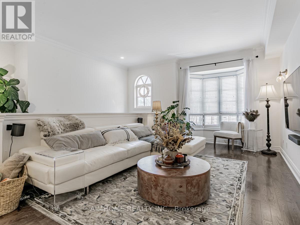 Property at 2 BROWNSTONE LANE image 4