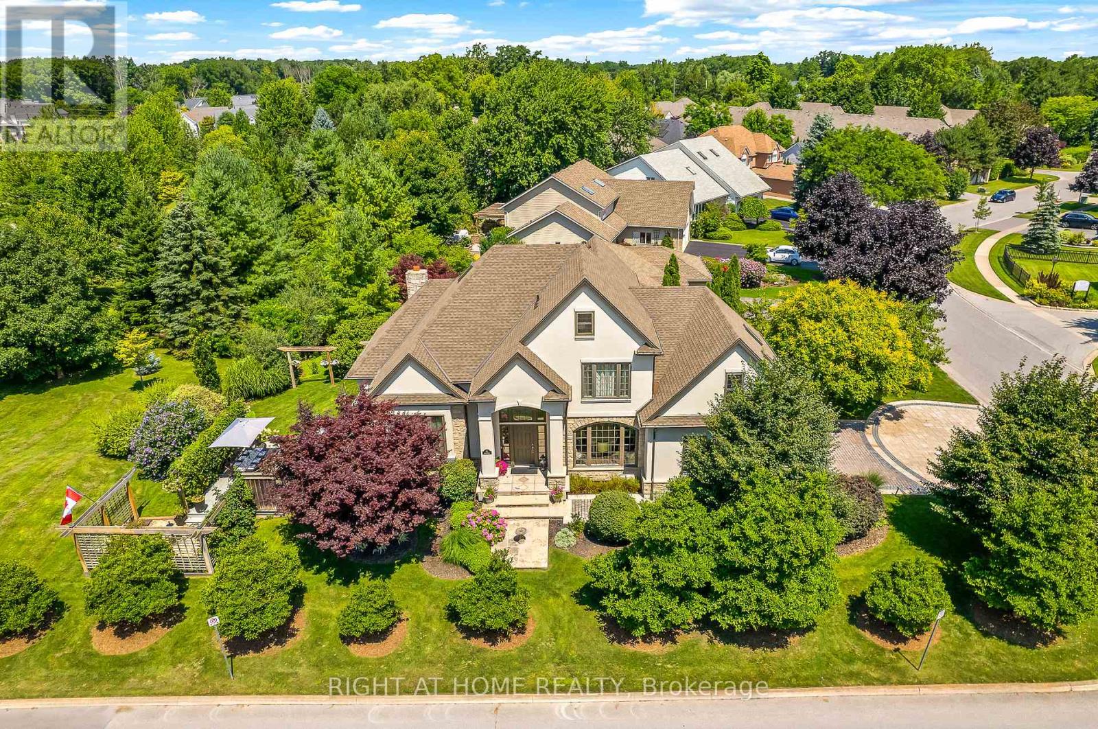 Property at 611 SIMCOE STREET image 4