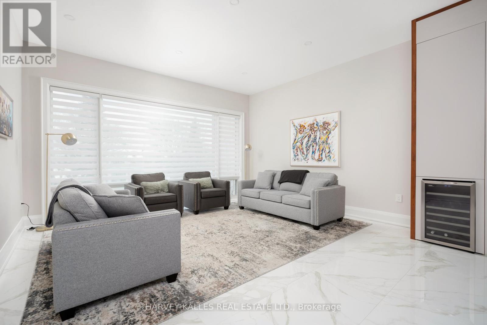313 Hillhurst Boulevard, Toronto (Englemount-Lawrence), Ontario  M6B 1M9 - Photo 6 - C12051903