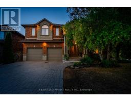 2 DONNICI DRIVE, Hamilton, Ontario