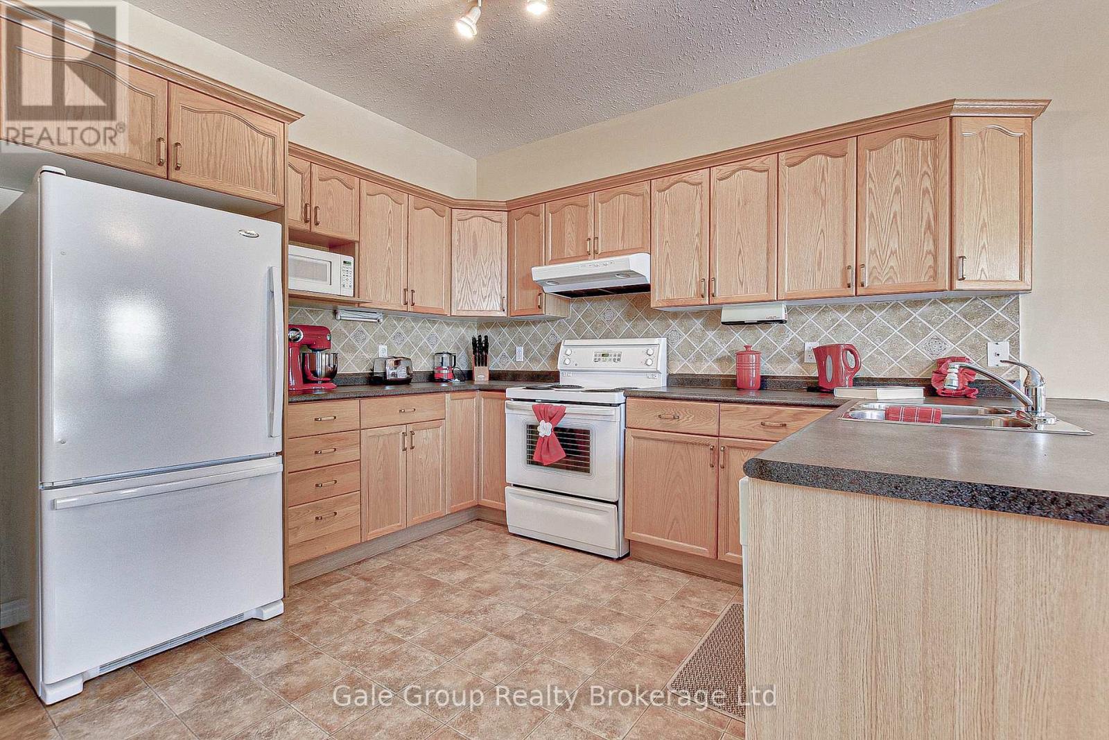 7 - 350 Victoria Street E, Ingersoll, Ontario  N5C 2N4 - Photo 6 - X12059471