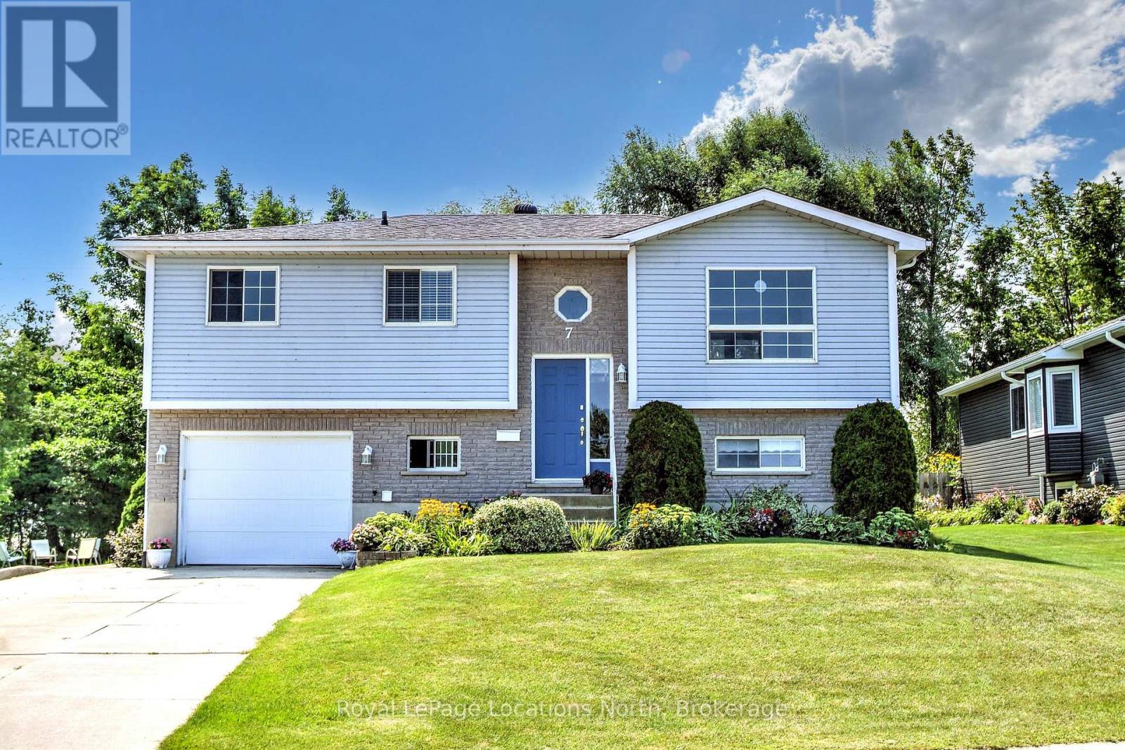 Property at 7 ALBERY COURT image 2