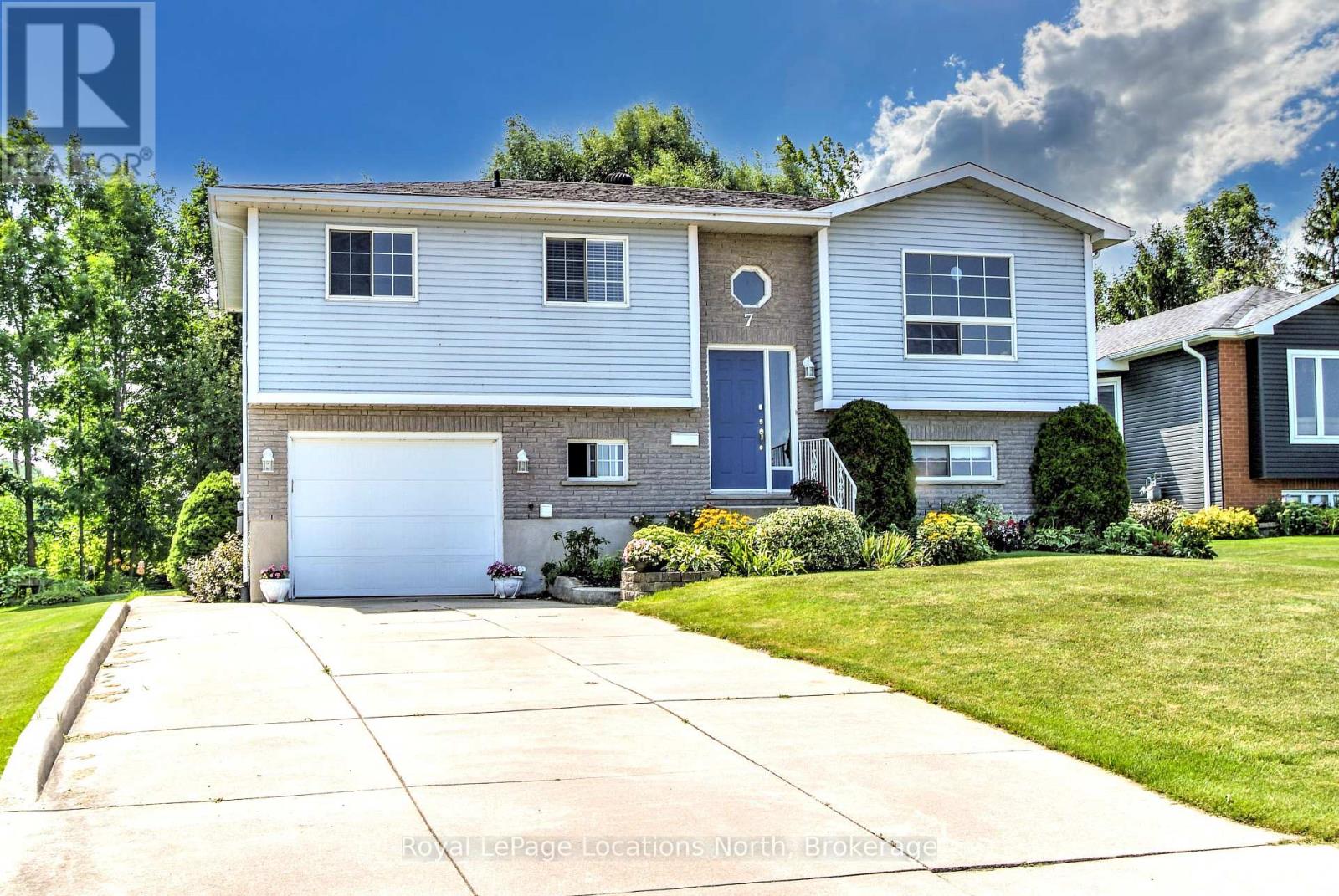 Property at 7 ALBERY COURT image 3