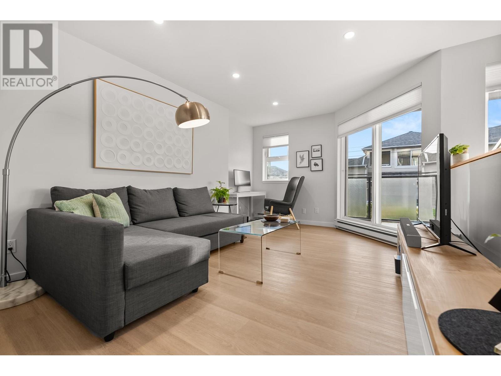 150 W 18TH STREET, north vancouver, British Columbia