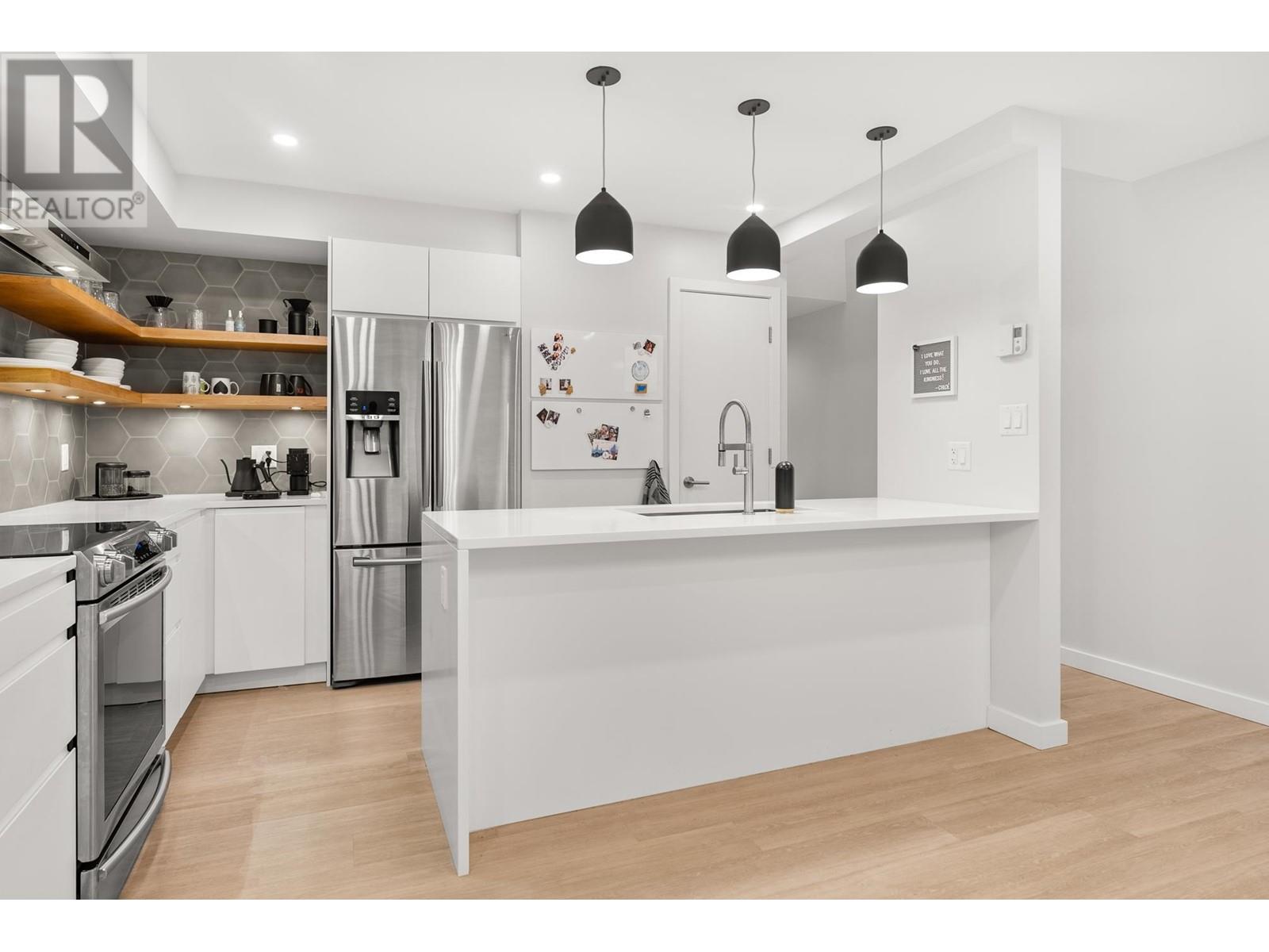 150 W 18th Street, North Vancouver, British Columbia  V7M 1W4 - Photo 10 - R2985665