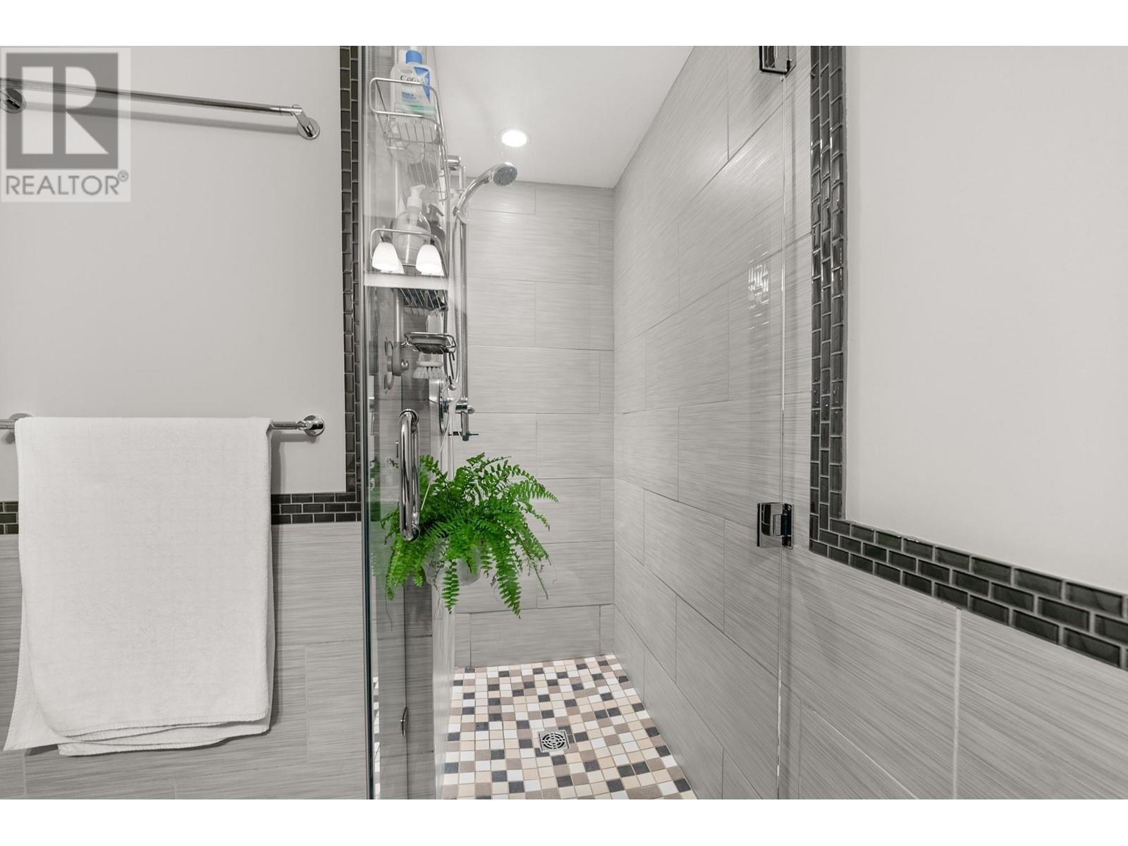 150 W 18th Street, North Vancouver, British Columbia  V7M 1W4 - Photo 27 - R2985665