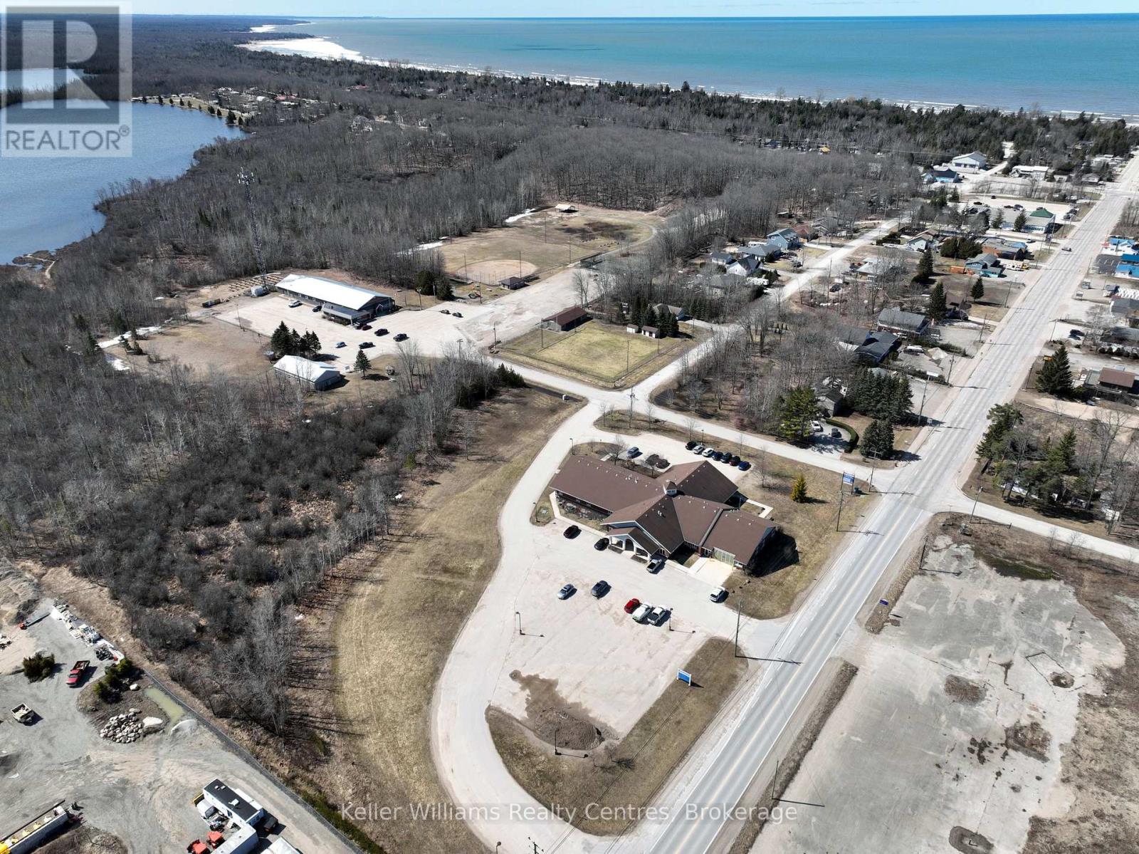 660 Main Street, South Bruce Peninsula, Ontario  N0H 2T0 - Photo 28 - X11932268