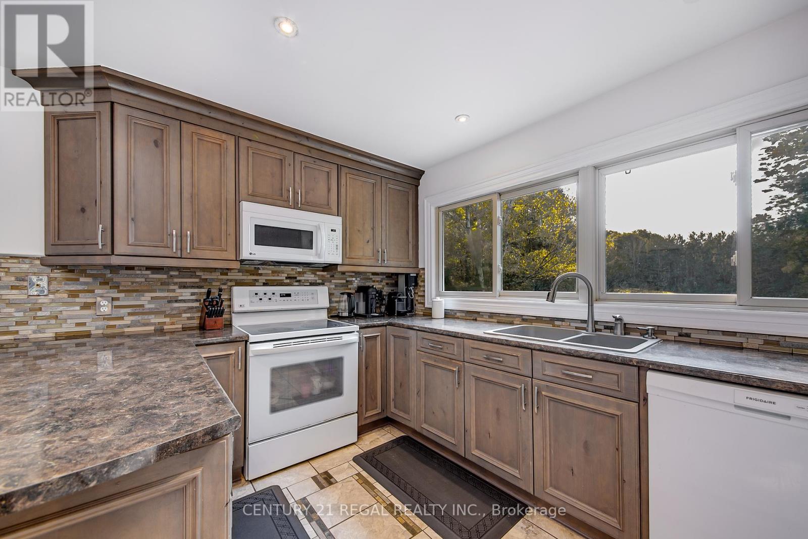 6171 7th Line, New Tecumseth, Ontario  L0G 1A0 - Photo 9 - N12059455