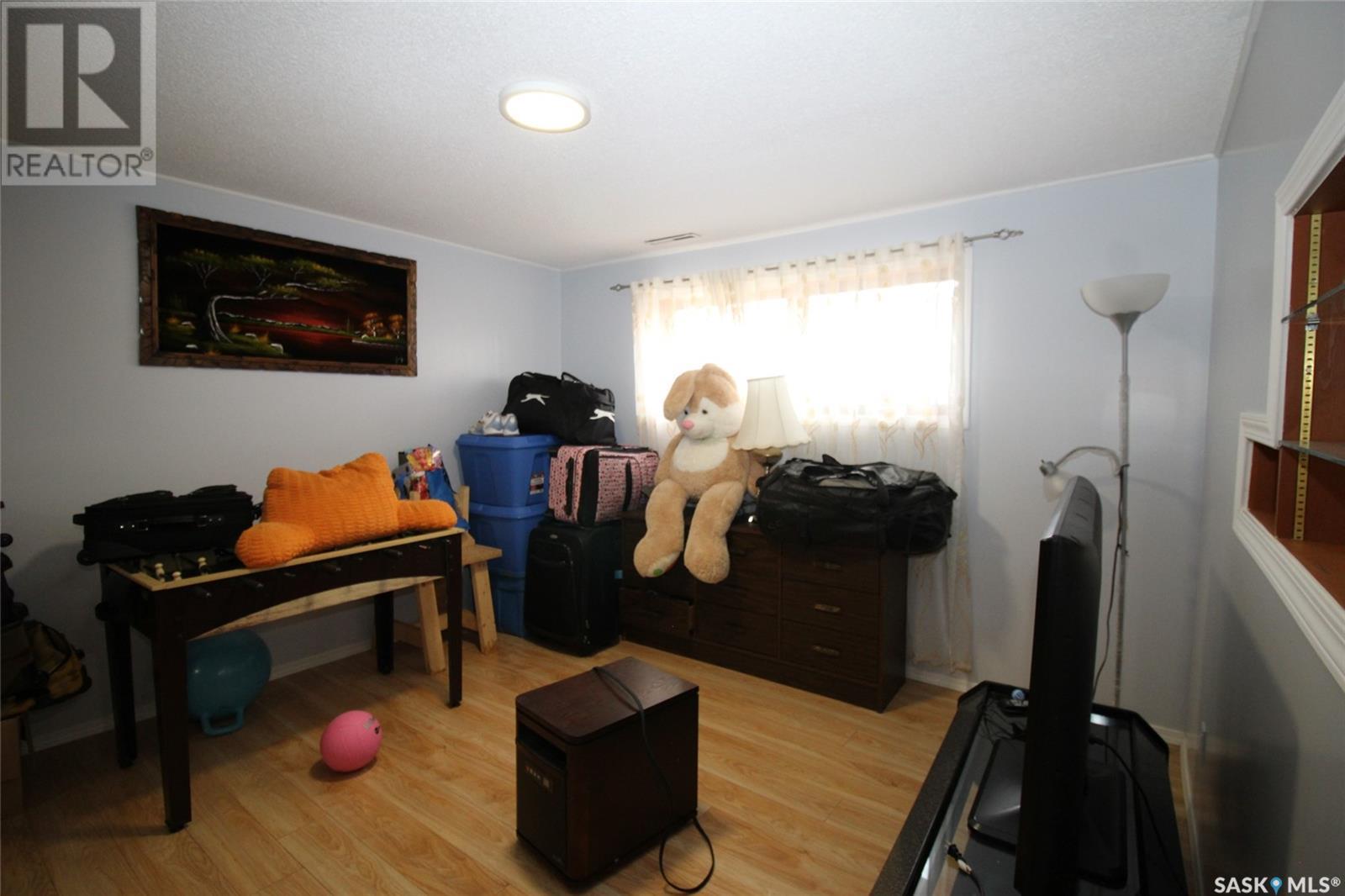 522 4th Street W, Shaunavon, Saskatchewan  S0N 2M0 - Photo 16 - SK001645
