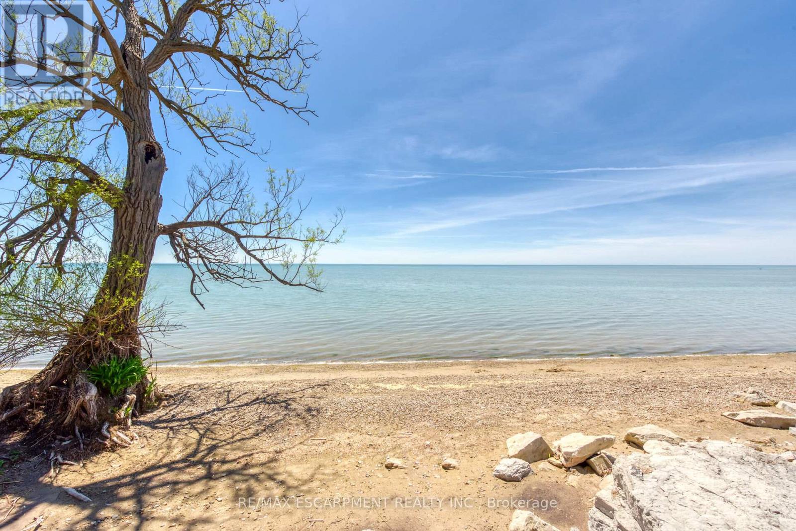 Property at 713 LAKESHORE ROAD image 2