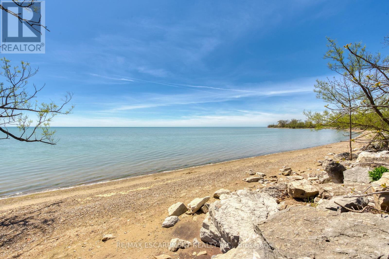 Property at 713 LAKESHORE ROAD image 4