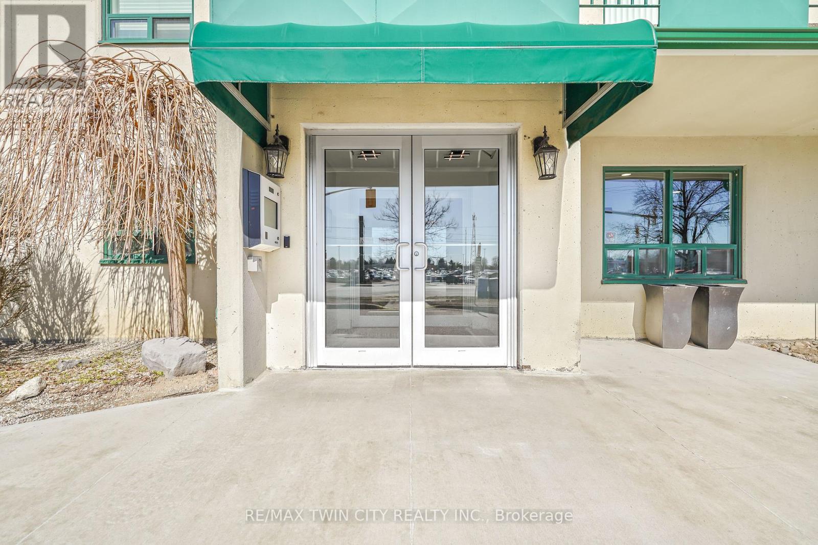 Property at 301 - 421 FAIRVIEW DRIVE image 2