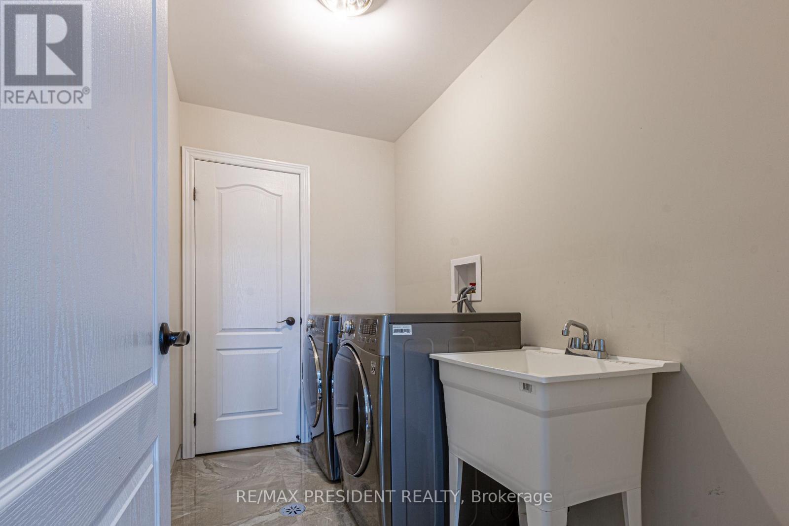 259 Winterberry Drive, Hamilton, Ontario  L8J 0J5 - Photo 21 - X12059482