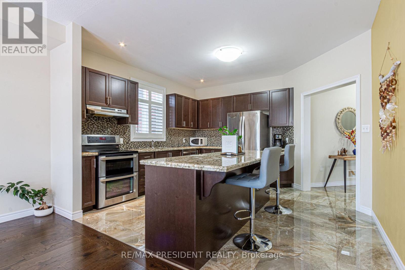 Property at 259 WINTERBERRY DRIVE image 3