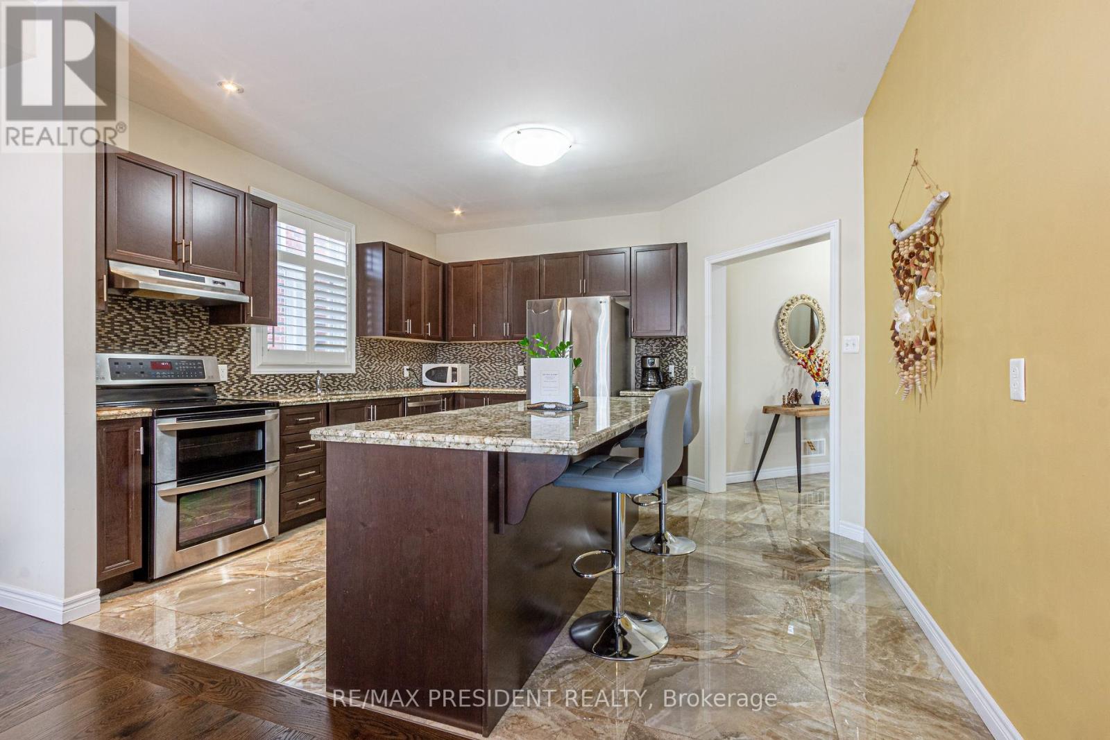Property at 259 WINTERBERRY DRIVE image 4