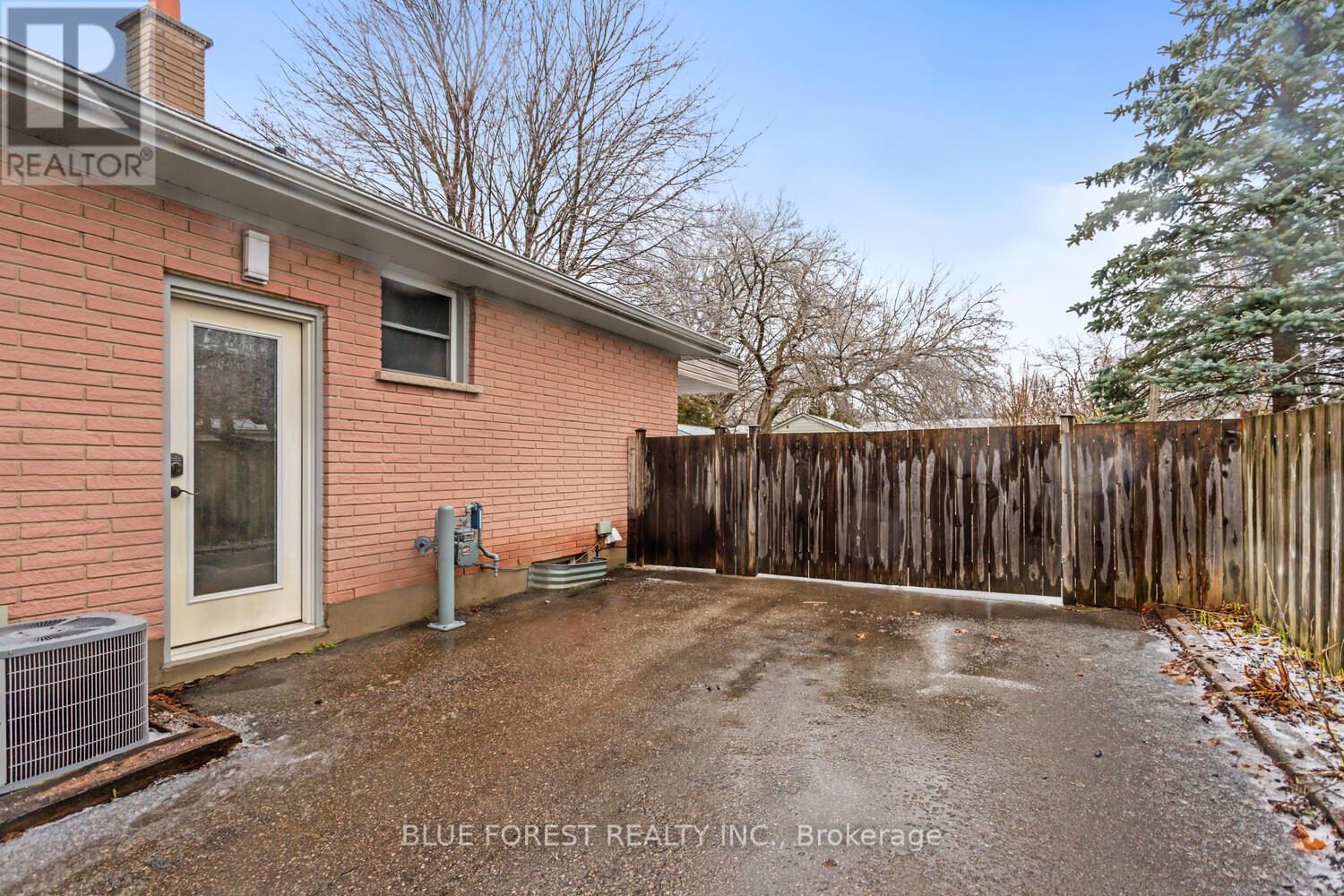 Photo 44 of 50 for 248 Burnside Drive