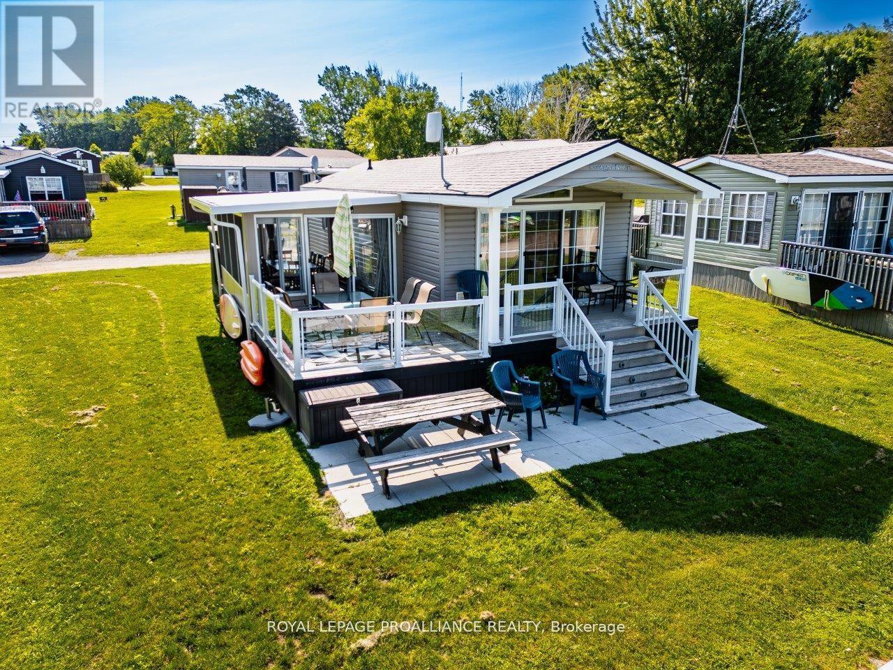 486 Cty Rd 18 - 3 Beachview Lane, Prince Edward County, Ontario  K0K 1P0 - Photo 10 - X12059579