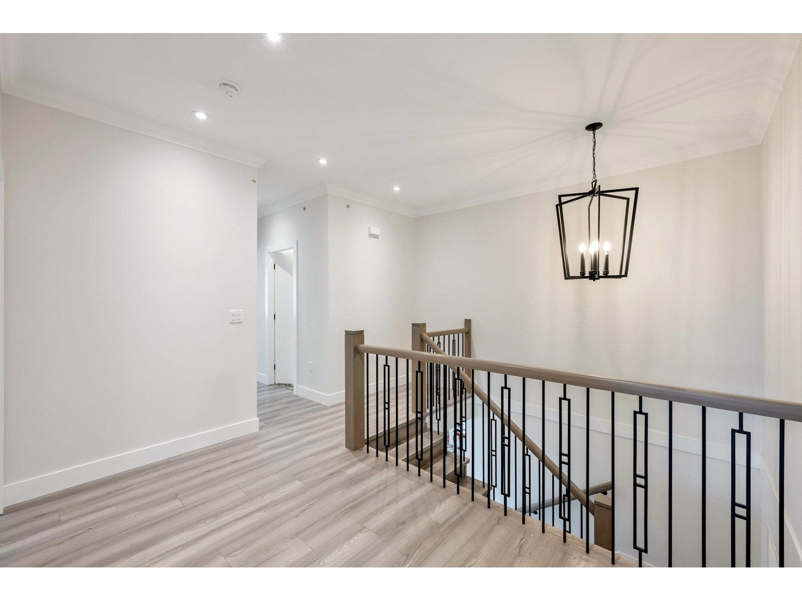 46077 CRESTVIEW DRIVE|Promontory, Chilliwack real estate listing R2978320 for sale