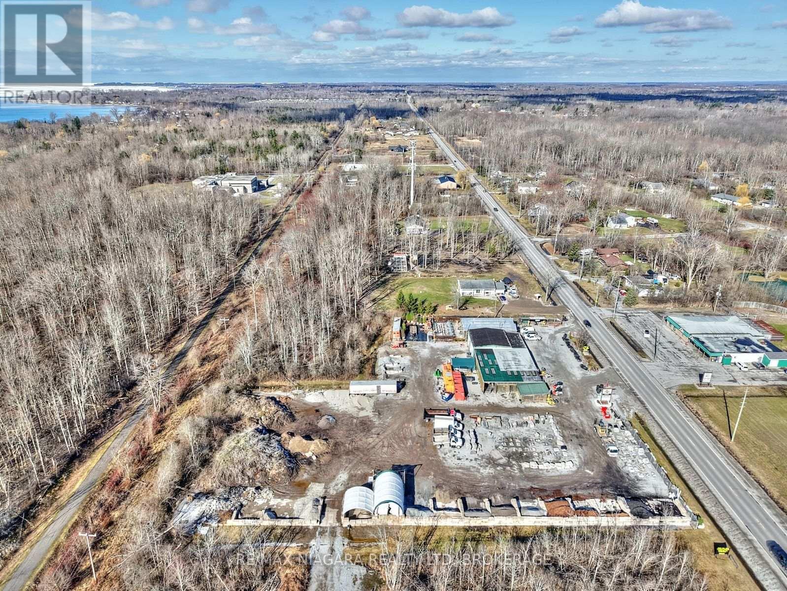 1625 Dominion Road, Fort Erie, Ontario  L2A 5M4 - Photo 3 - X12059504