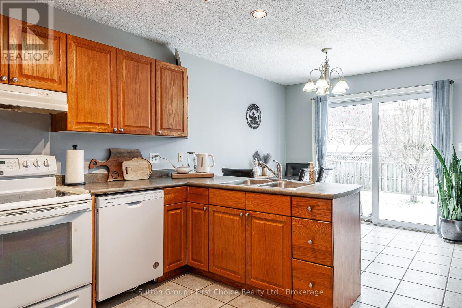 110 Wingfield Avenue, Stratford, Ontario  N5A 7Z2 - Photo 24 - X12059522